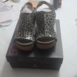 NWT Corkys Carley Silver Leopard Print Women's Shoes